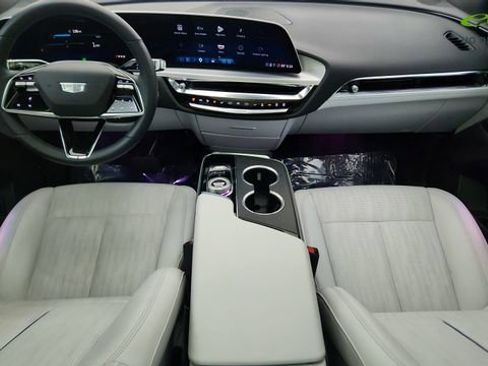 Used 2025 Cadillac Lyriq Luxury w/ LPO, Floor Liner Package RWD image 22