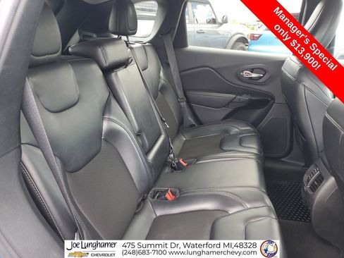 Used 2020 Jeep Cherokee Latitude Plus AWD/4WD image 27