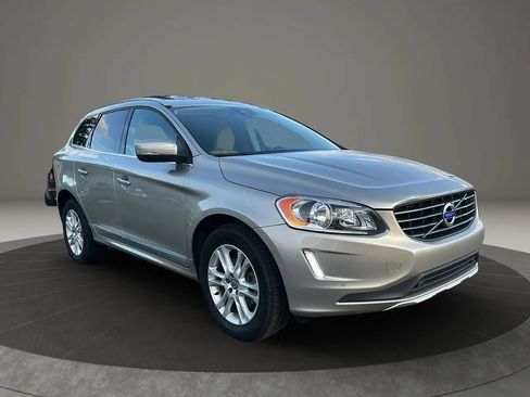 Used 2015 Volvo XC60 T5 Premier w/ Proximity Package FWD image 3