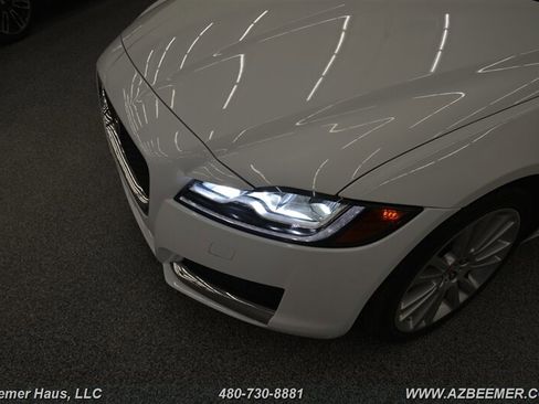 Used 2020 Jaguar XF Premium image 49