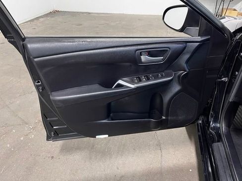 Used 2017 Toyota Camry SE FWD image 24