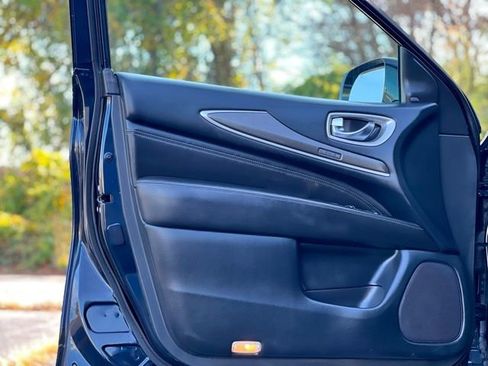 Used 2019 INFINITI QX60 Luxe w/ Essential Package image 10