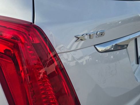 Used 2017 Cadillac XT5 FWD image 12
