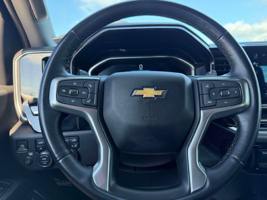 Used 2023 Chevrolet Silverado 1500 LTZ w/ LTZ Convenience Package II AWD/4WD image 18