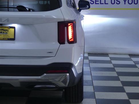 Used 2025 Kia Sorento EX FWD image 35