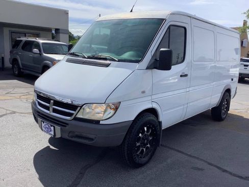 Used 2003 Dodge Sprinter 2500 RWD image 4