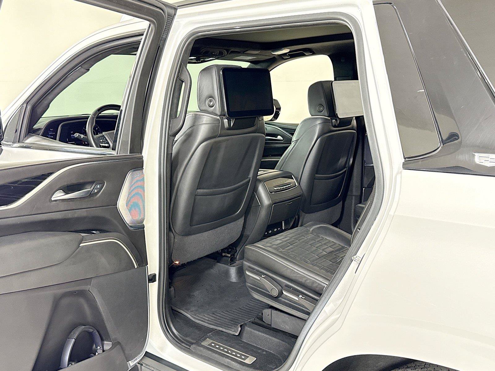 Used 2024 Cadillac Escalade V w/ LPO, ONYX Package AWD/4WD image 26