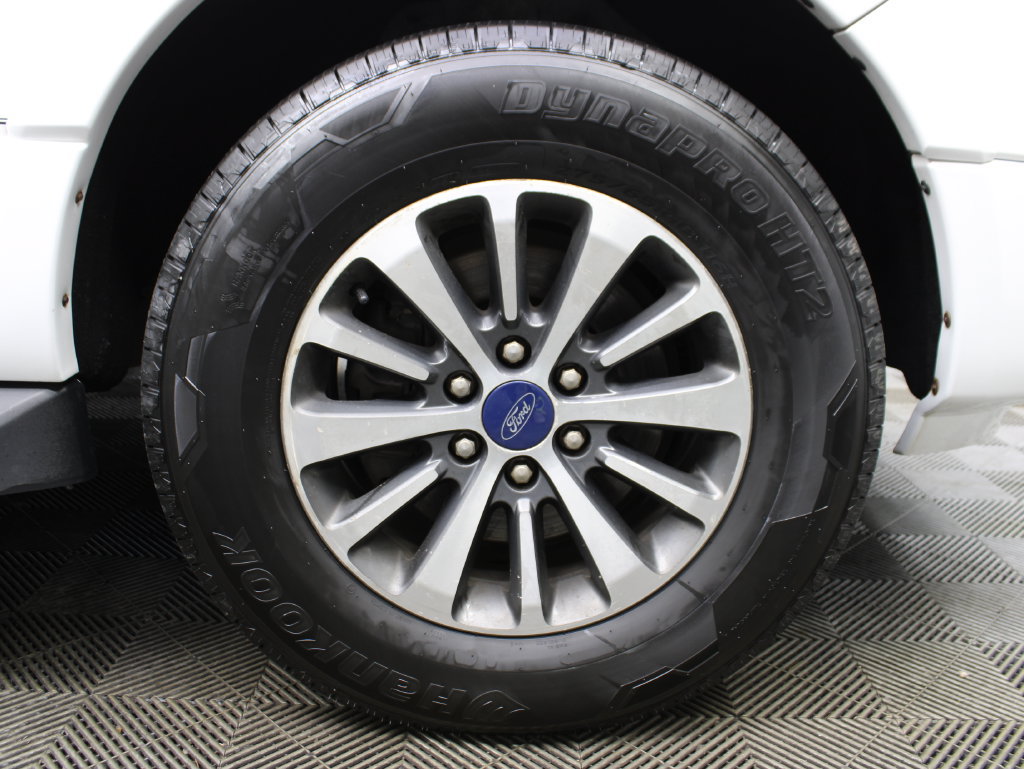 Used 2016 Ford Expedition XLT AWD/4WD image 12