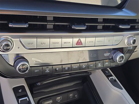 New 2025 Kia Telluride S image 28