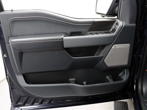 Used 2025 Ford F150 Lightning Lariat image 31