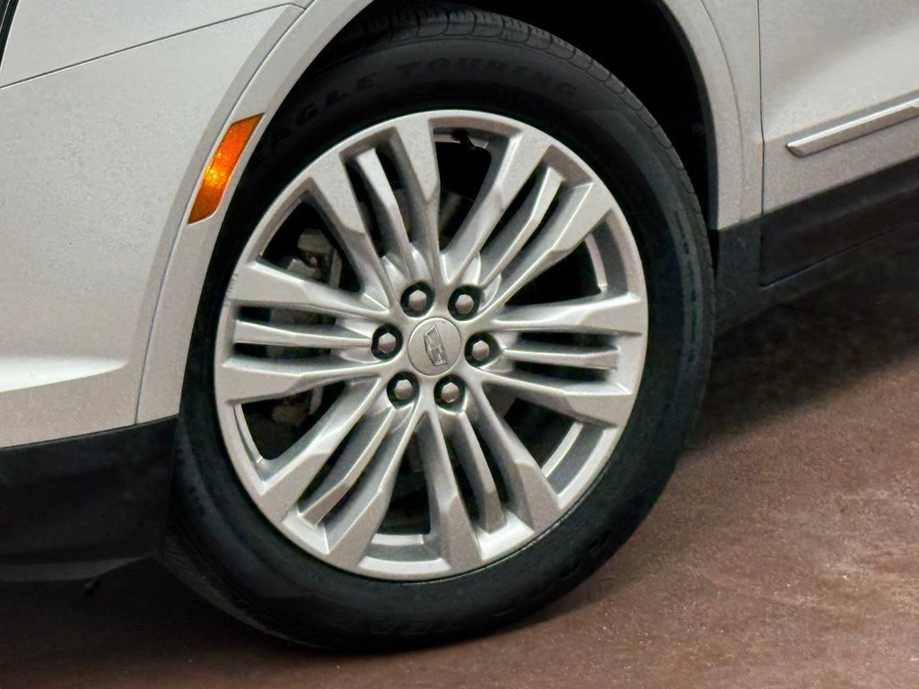 Used 2019 Cadillac XT5 Premium Luxury FWD image 19