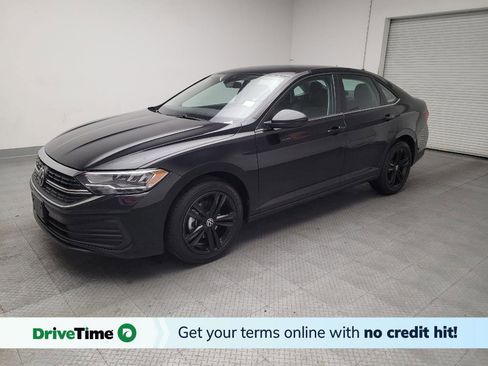 Used 2024 Volkswagen Jetta SE image 1