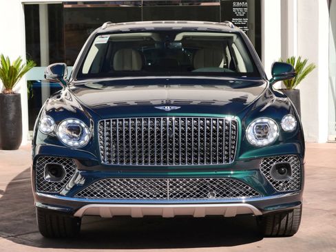 Used 2023 Bentley Bentayga Extended Wheelbase AWD/4WD image 22