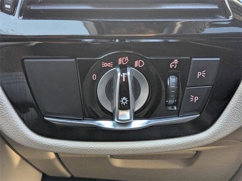 Used 2021 BMW 540i w/ Premium Package image 26