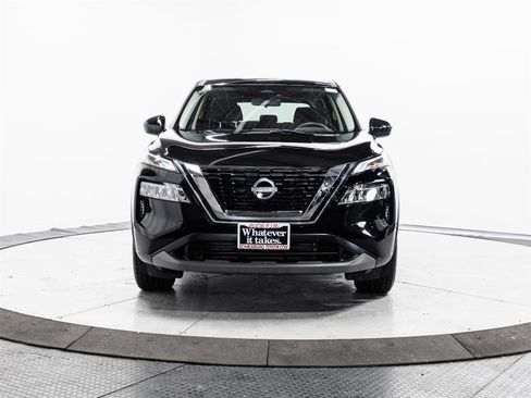 Used 2023 Nissan Rogue SV image 2