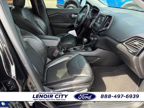 Used 2020 Jeep Cherokee Latitude Plus FWD image 13