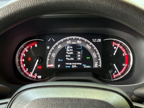 Used 2024 Toyota RAV4 XLE FWD image 34