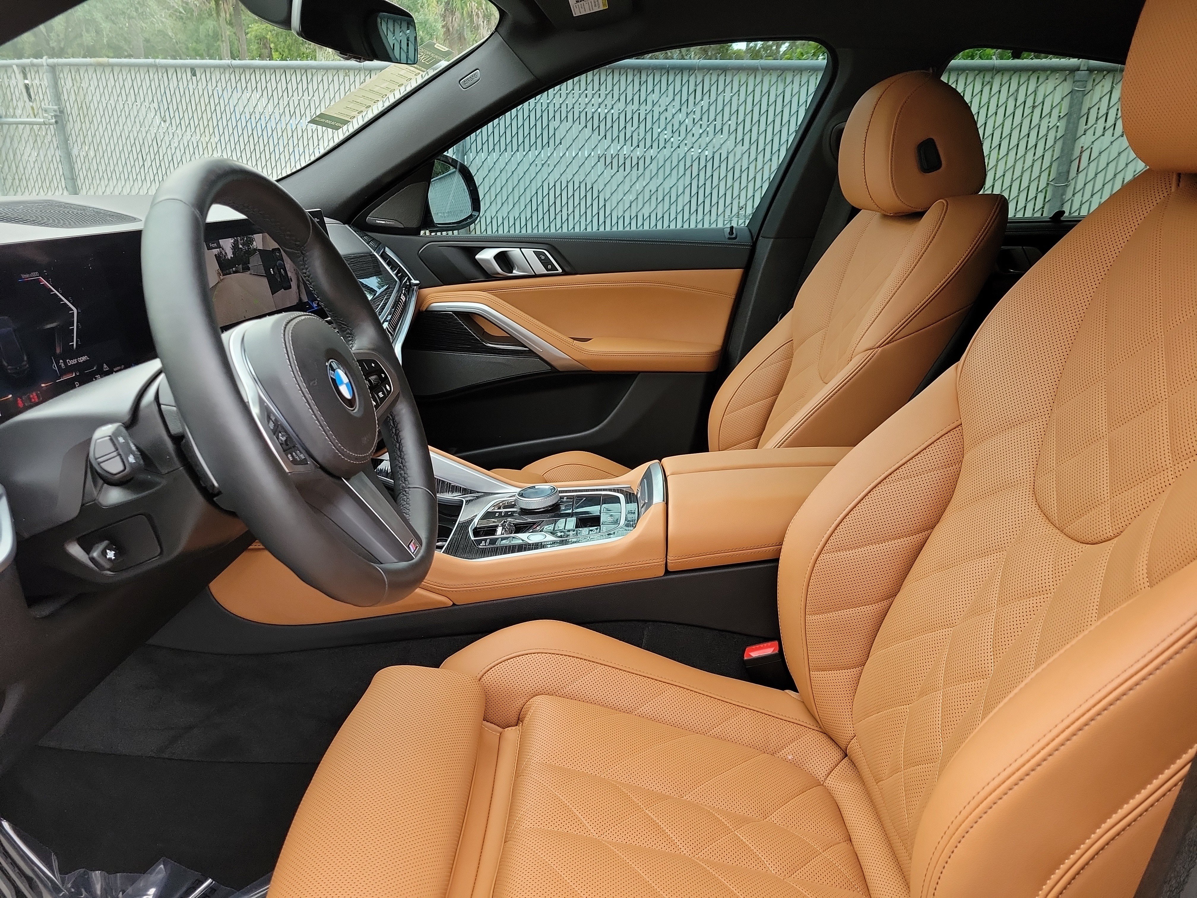 Certified 2025 BMW X6 xDrive40i w/ Executive Package AWD/4WD image 10