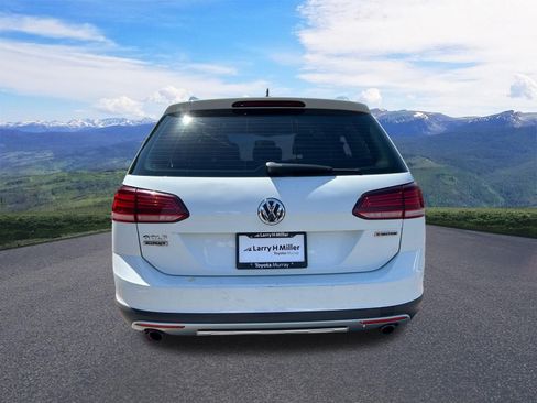 Used 2019 Volkswagen Golf Alltrack S AWD/4WD image 4
