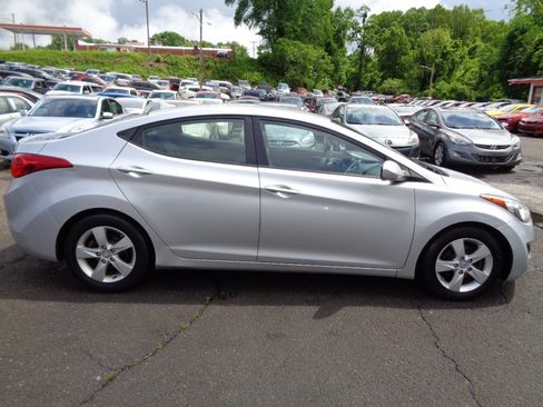 Used 2013 Hyundai Elantra GLS image 4