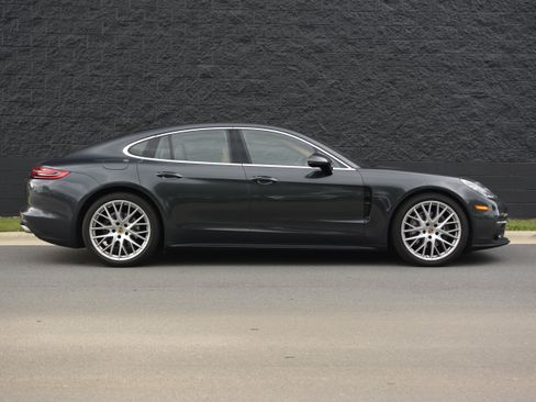 Certified 2019 Porsche Panamera 4 AWD/4WD image 8