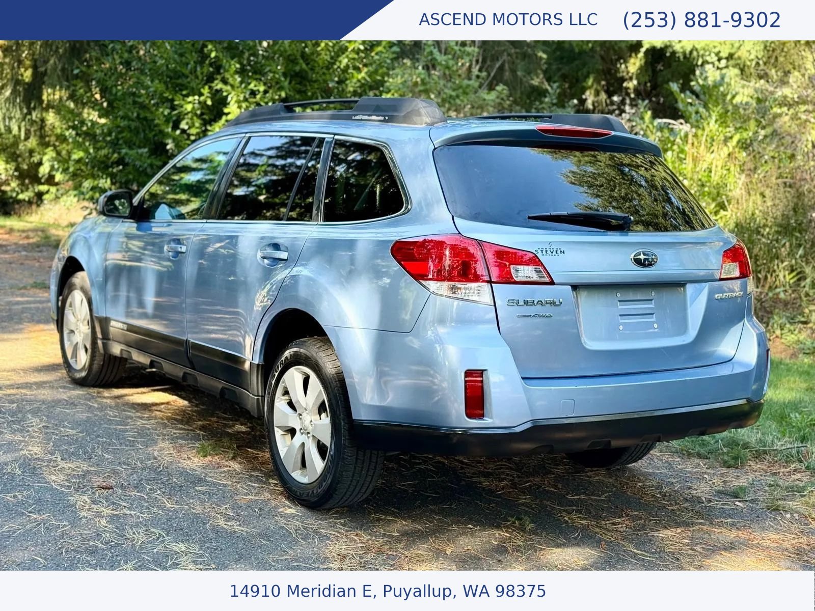 Used 2010 Subaru Outback 2.5i Limited AWD/4WD image 3