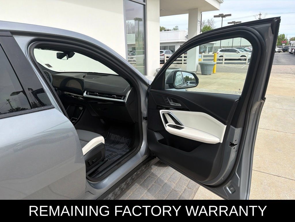 Used 2025 BMW X2 xDrive28i w/ Convenience Package AWD/4WD image 17