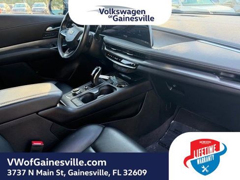Used 2024 Cadillac XT4 Premium Luxury FWD image 10