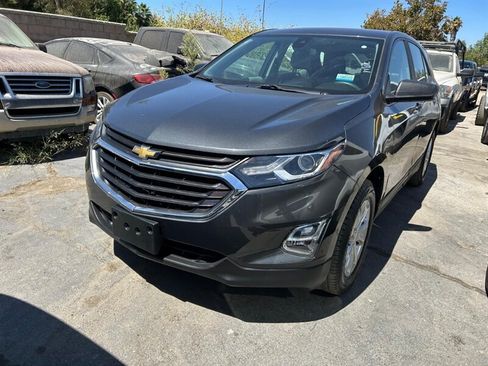 Used 2021 Chevrolet Equinox LS FWD image 2