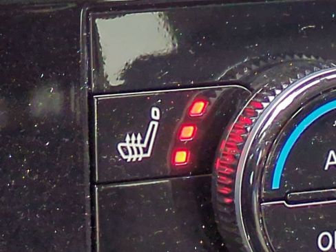 Certified 2023 Nissan Pathfinder SV w/ SV Premium Package image 17