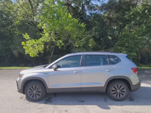 Used 2023 Volkswagen Taos S FWD image 5