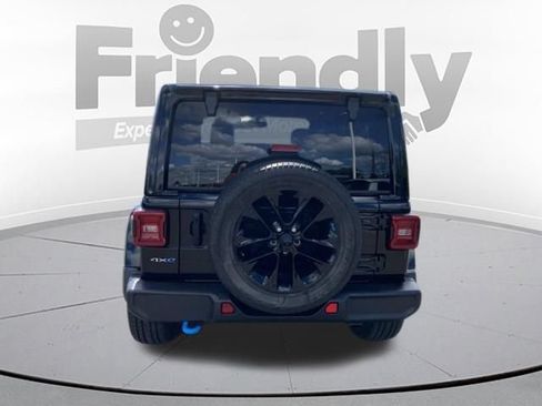 Used 2022 Jeep Wrangler Unlimited Sahara AWD/4WD image 4