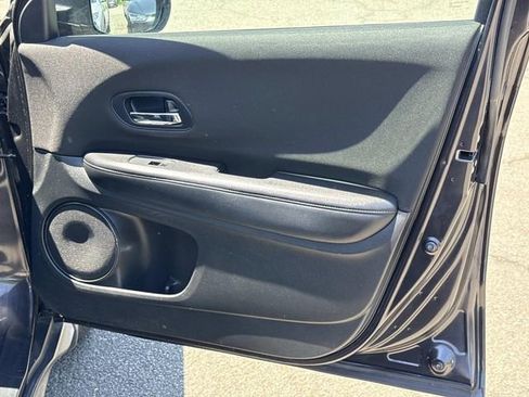 Used 2018 Honda HR-V LX image 8
