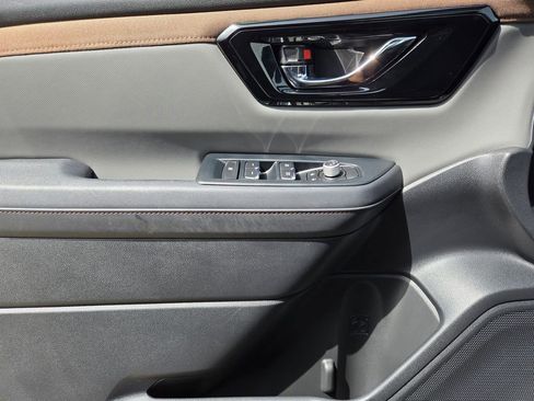 Used 2025 Subaru Forester Sport w/ Popular Package #1 AWD/4WD image 25