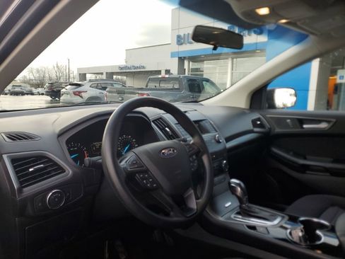 Used 2018 Ford Edge SE image 9