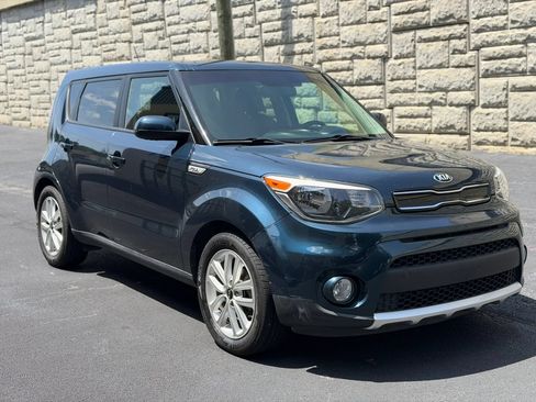 Used 2018 Kia Soul + FWD image 5