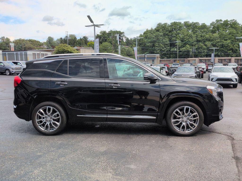 Used 2023 GMC Terrain Denali w/ LPO, Floor Liner Package AWD/4WD image 4