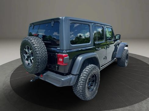 Used 2018 Jeep Wrangler Unlimited Rubicon w/ LED Lighting Group AWD/4WD image 2