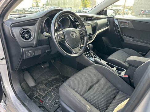 Used 2017 Toyota Corolla iM image 9