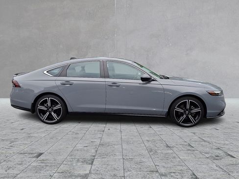 Used 2023 Honda Accord Sport image 7