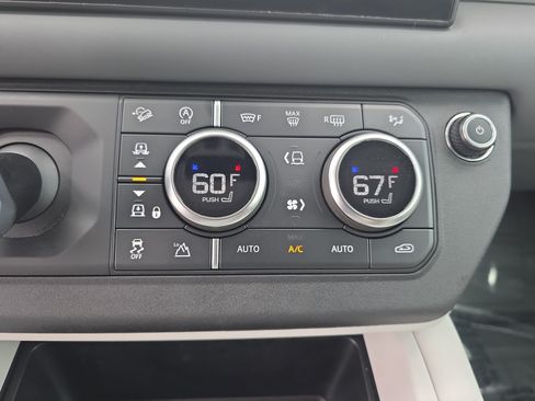 Certified 2025 Land Rover Defender 110 S AWD/4WD image 20