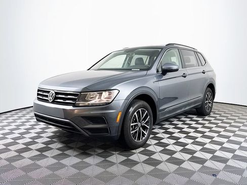 Used 2020 Volkswagen Tiguan SE FWD image 48
