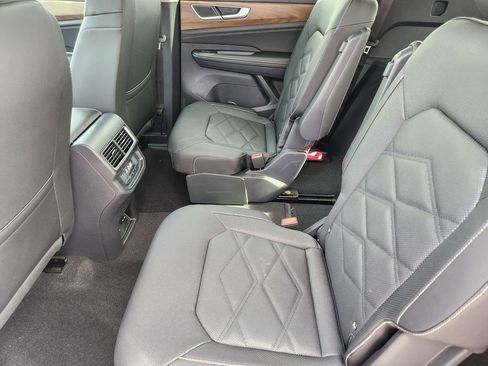 New 2026 Volkswagen Atlas SE image 18