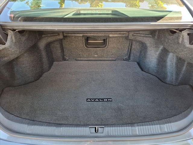 Used 2018 Toyota Avalon XLE FWD image 15