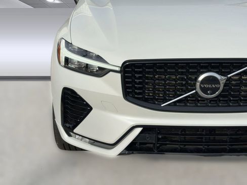 Certified 2023 Volvo XC60 B5 Ultimate w/ Protection Package Premier image 11