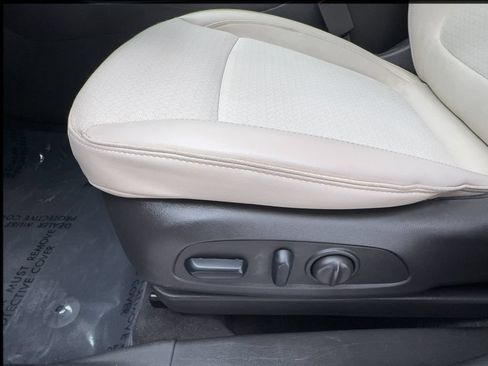 Used 2024 Buick Encore GX Preferred w/ Comfort Package FWD image 20