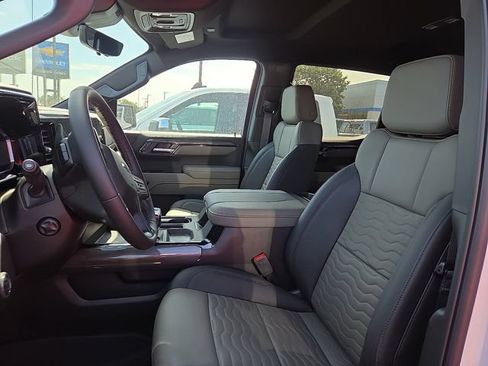 New 2026 Chevrolet Silverado 1500 ZR2 AWD/4WD image 9