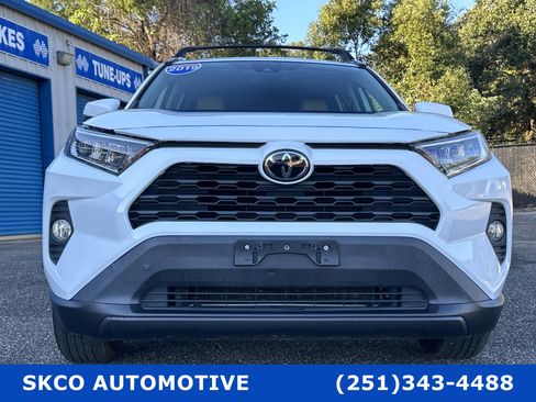 Used 2019 Toyota RAV4 XLE image 8