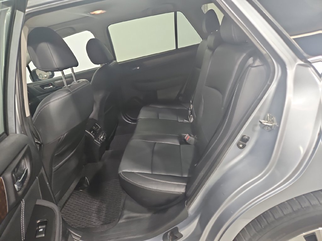 Used 2018 Subaru Outback 3.6R Limited AWD/4WD image 26