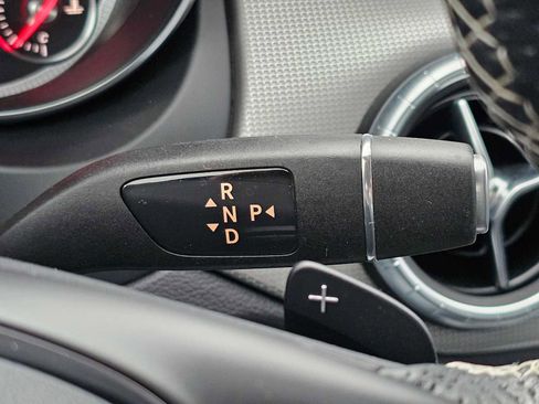 Used 2018 Mercedes-Benz CLA 250 4MATIC image 33